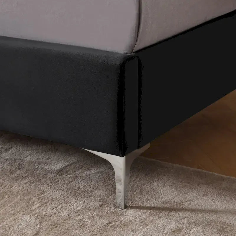 Struttura Letto con Piattaforma Queen Size Rivestita in Velluto con Gambe in Metallo da 15 cm