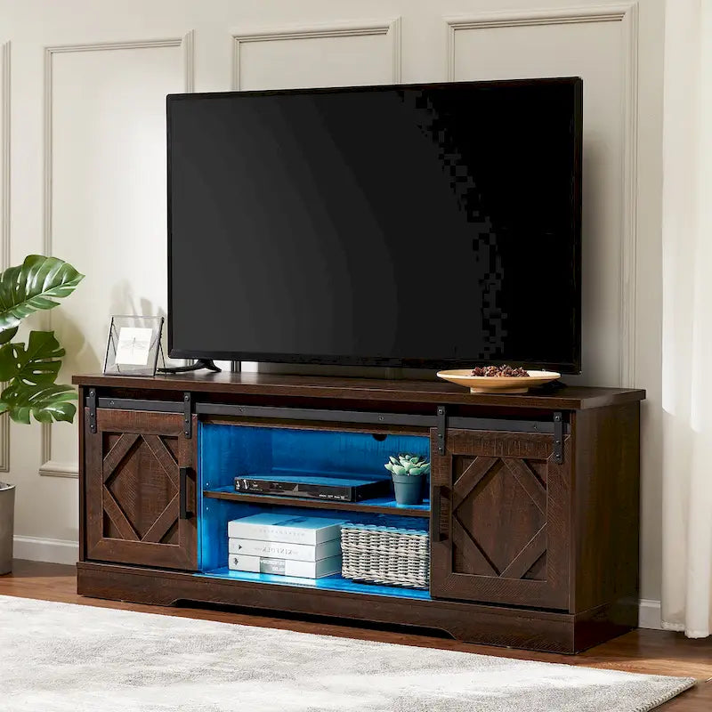Mobile TV scorrevole in stile rustico con porta a granaio