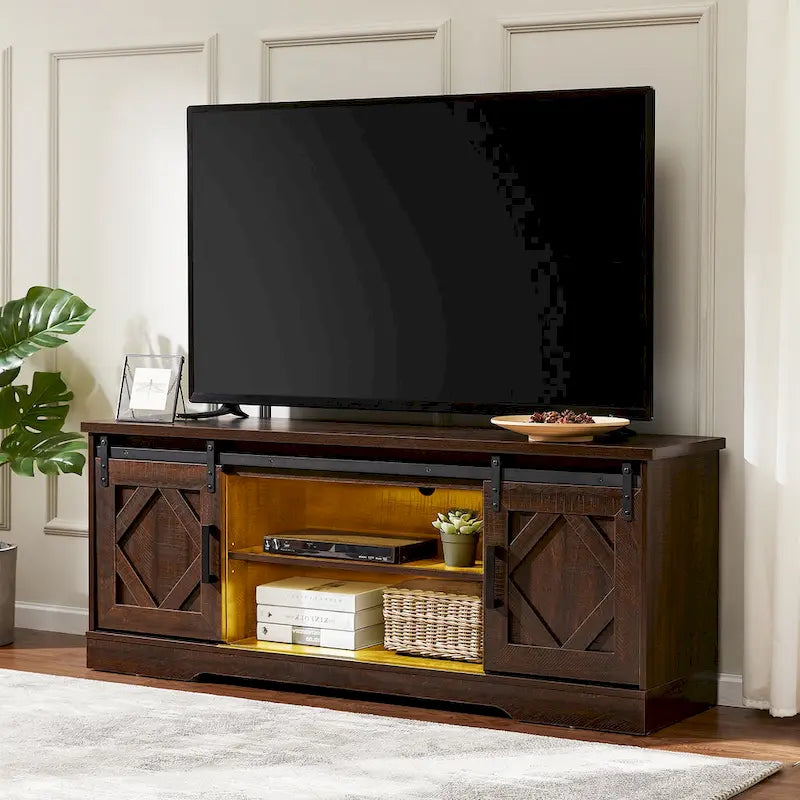 Mobile TV scorrevole in stile rustico con porta a granaio