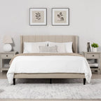 Letto matrimoniale Eleanor imbottito con testiera a righe verticali